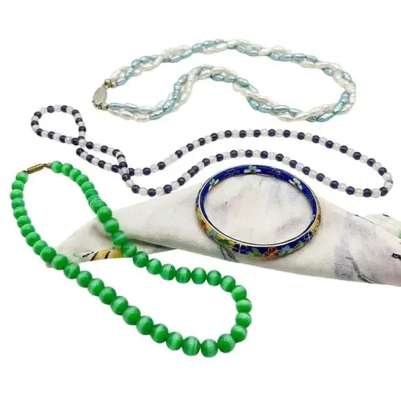 Vintage Beaded Necklaces White Blue Purple Green Blue Bangle Bracelet 4 Pieces - Picture 1 of 16